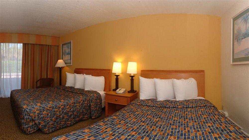 ג'קסונוויל ביץ' Days Inn By Wyndham Neptune Beach מראה חיצוני תמונה