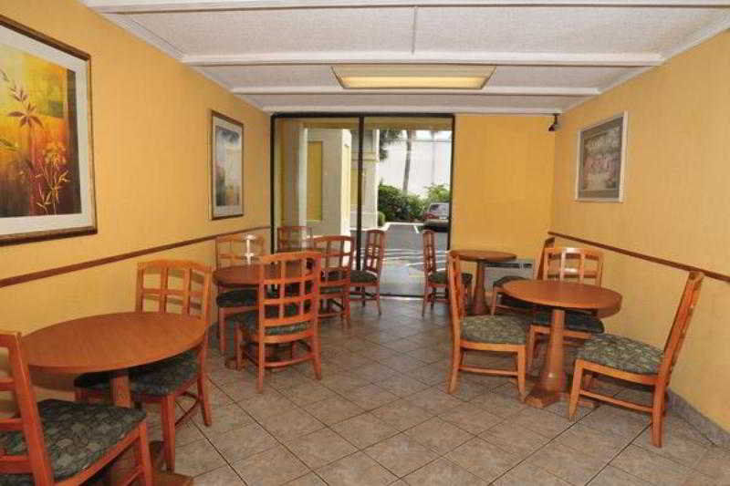 ג'קסונוויל ביץ' Days Inn By Wyndham Neptune Beach מראה חיצוני תמונה