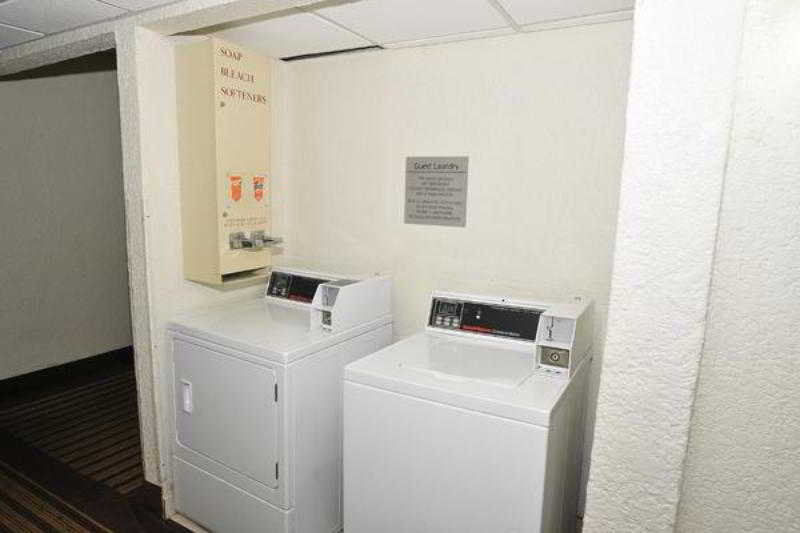 ג'קסונוויל ביץ' Days Inn By Wyndham Neptune Beach מראה חיצוני תמונה