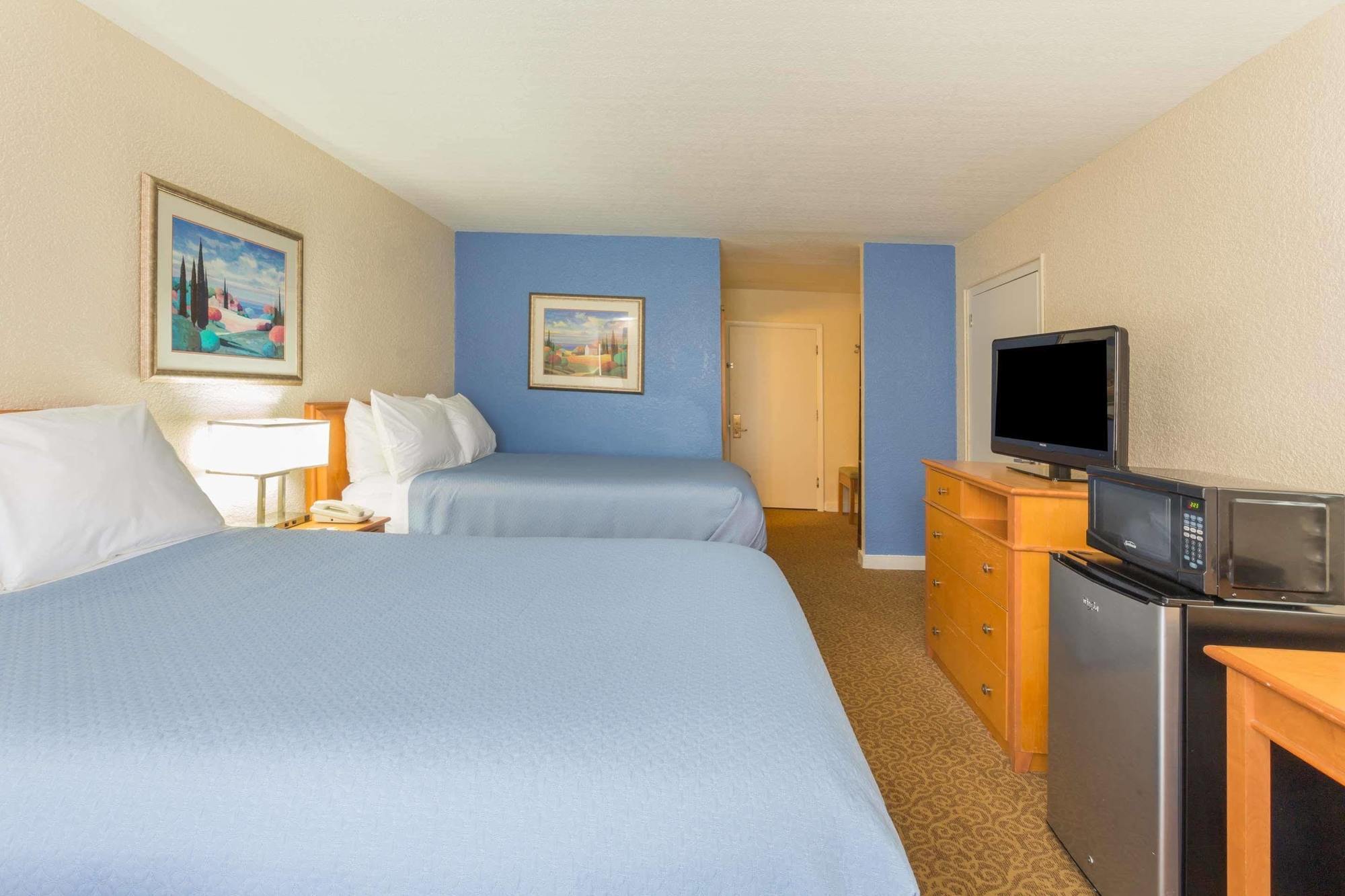 ג'קסונוויל ביץ' Days Inn By Wyndham Neptune Beach מראה חיצוני תמונה