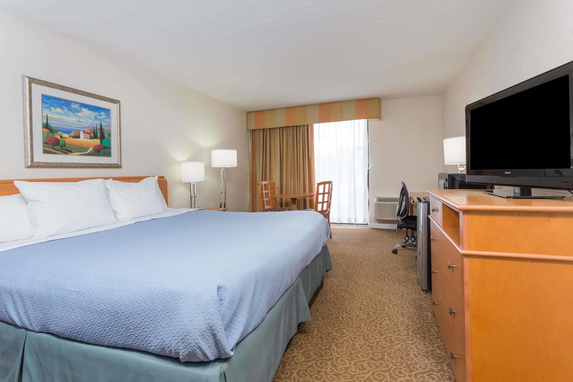 ג'קסונוויל ביץ' Days Inn By Wyndham Neptune Beach מראה חיצוני תמונה