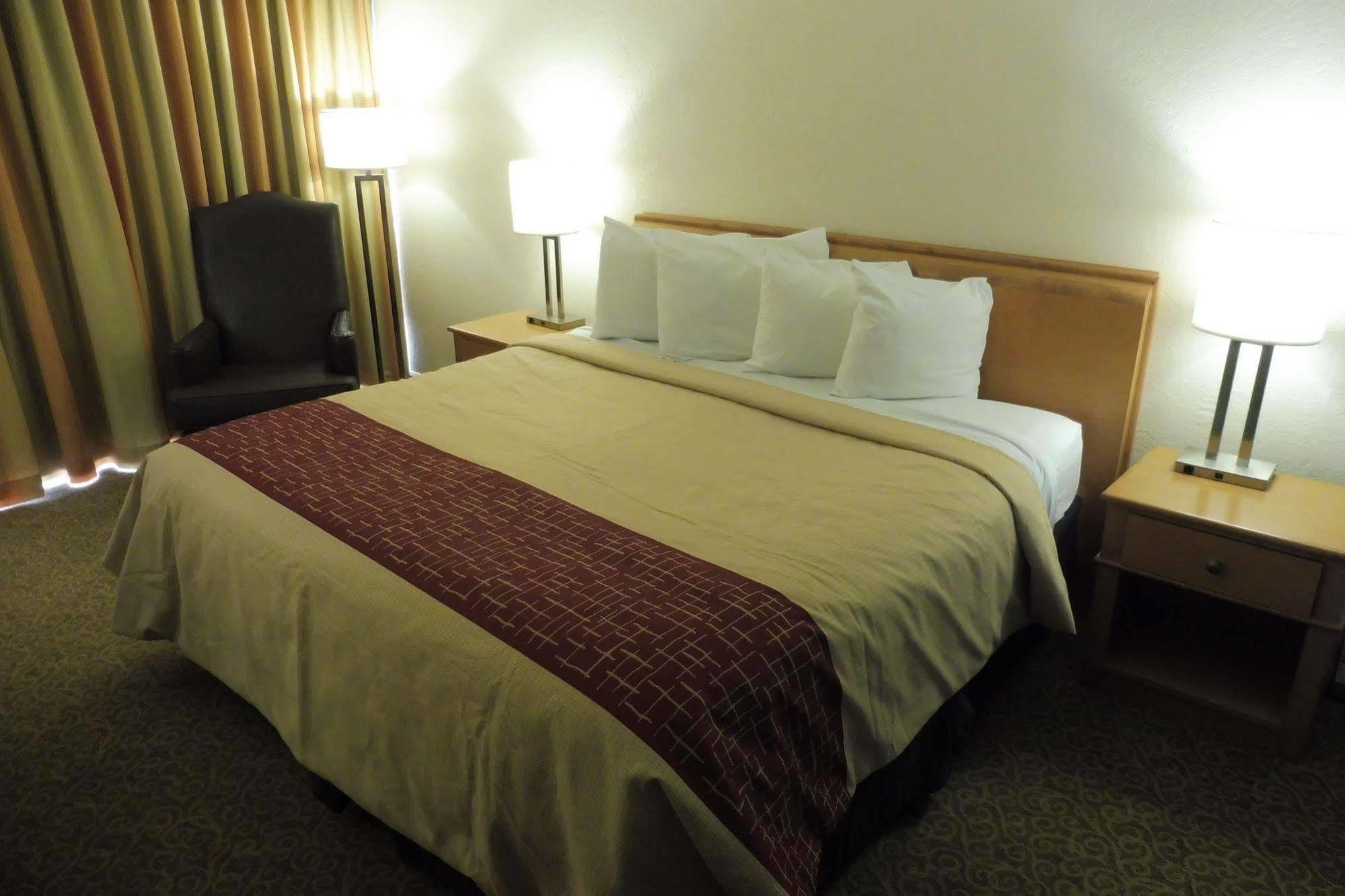 ג'קסונוויל ביץ' Days Inn By Wyndham Neptune Beach מראה חיצוני תמונה